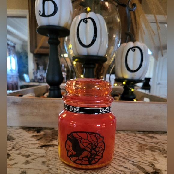 Yankee Candle Candy Corn RARE NEW NWT - Picture 2 of 8